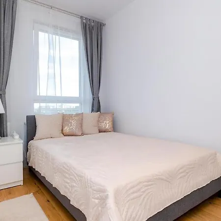 Apart D&k Free Parking Komputerowa 8 *