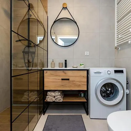 D&k Free Parking Komputerowa 8 * Warschau