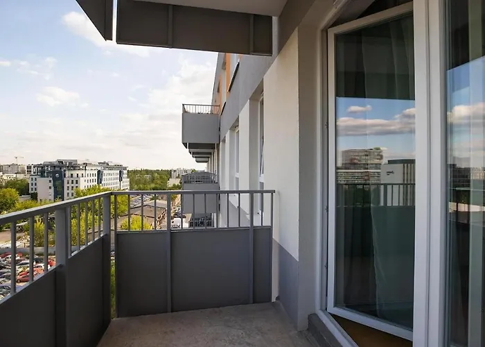 D&k Free Parking Komputerowa 8 * Warszawa